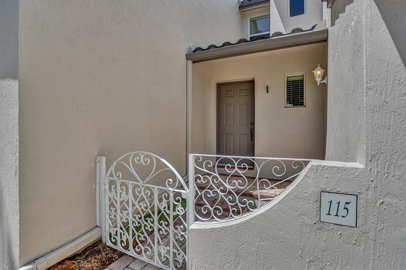Image 4 of 37 For 1900 Oceanwalk Ln  115