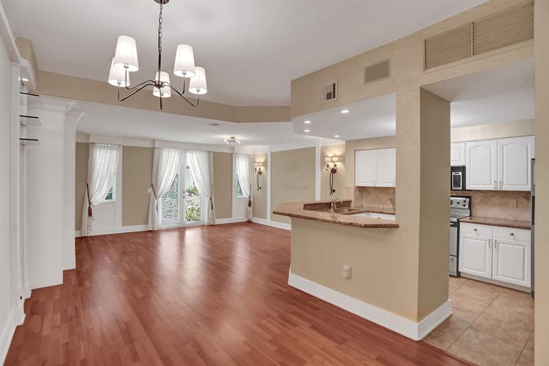 Image 6 of 37 For 1900 Oceanwalk Ln  115