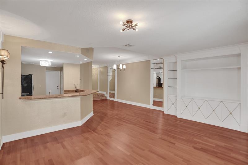 Image 8 of 37 For 1900 Oceanwalk Ln  115