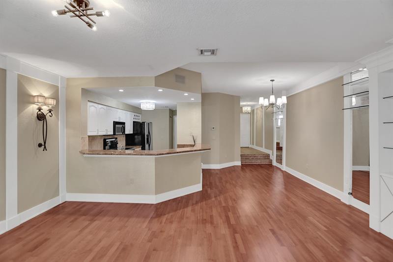 Image 9 of 37 For 1900 Oceanwalk Ln  115