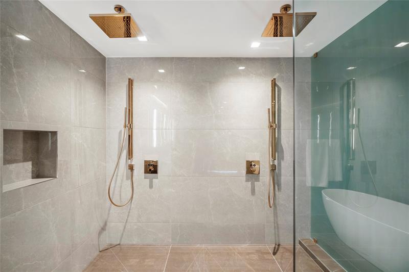 Image 33 of 84 For 1116 Ocean Blvd  Uph03