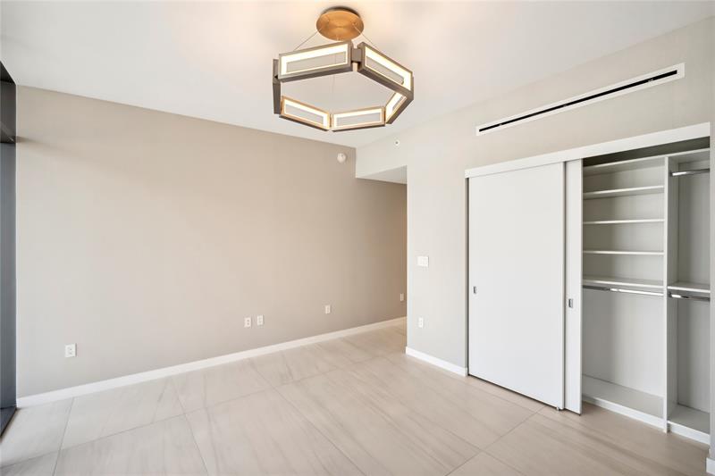 Image 54 of 84 For 1116 Ocean Blvd  Uph03