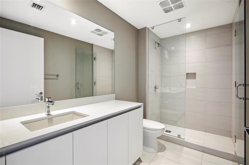 Image 57 of 84 For 1116 Ocean Blvd  Uph03