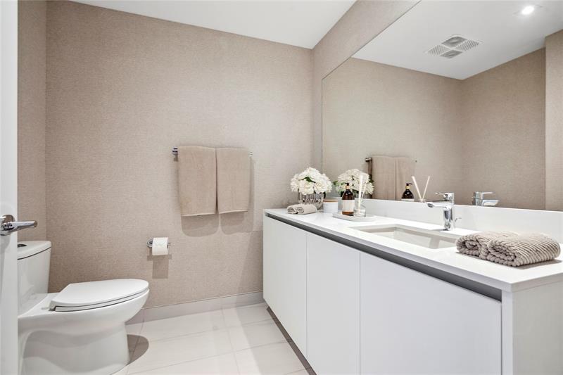 Image 59 of 84 For 1116 Ocean Blvd  Uph03