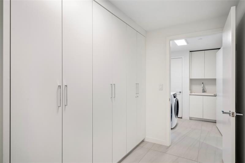 Image 60 of 84 For 1116 Ocean Blvd  Uph03