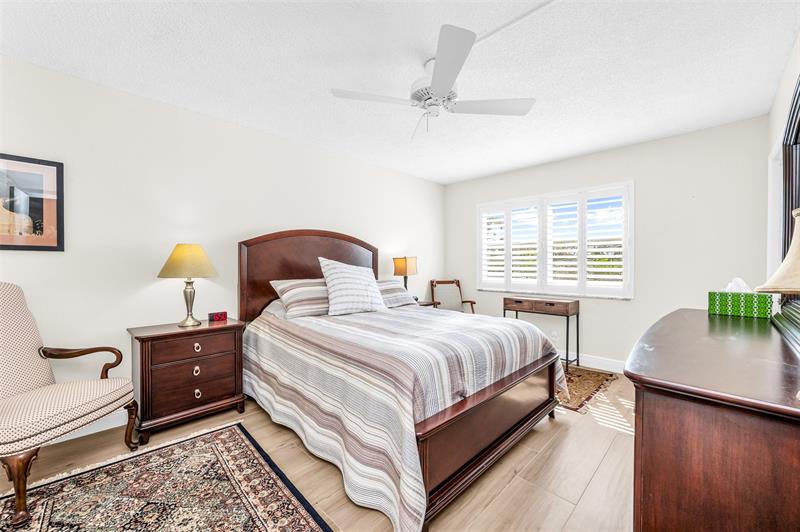 Image 13 of 19 For 3050 16th Ave  202