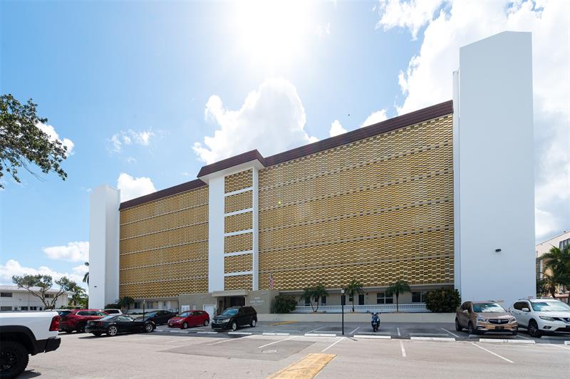 Image 19 of 19 For 3050 16th Ave  202