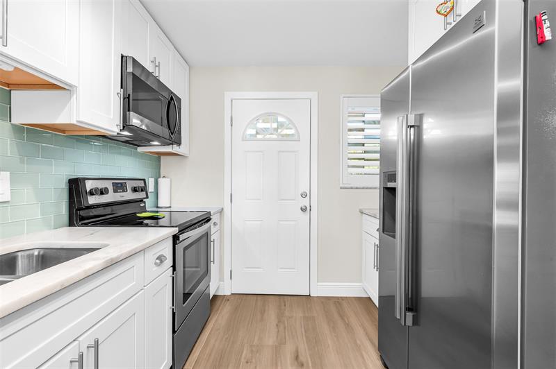 Image 8 of 19 For 3050 16th Ave  202