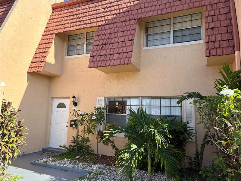 Details for 12 Meacham Ln  12, Tamarac, FL 33319