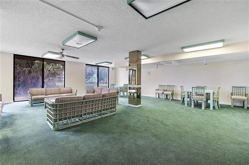 Image 6 of 6 For 5530 44th St  318c