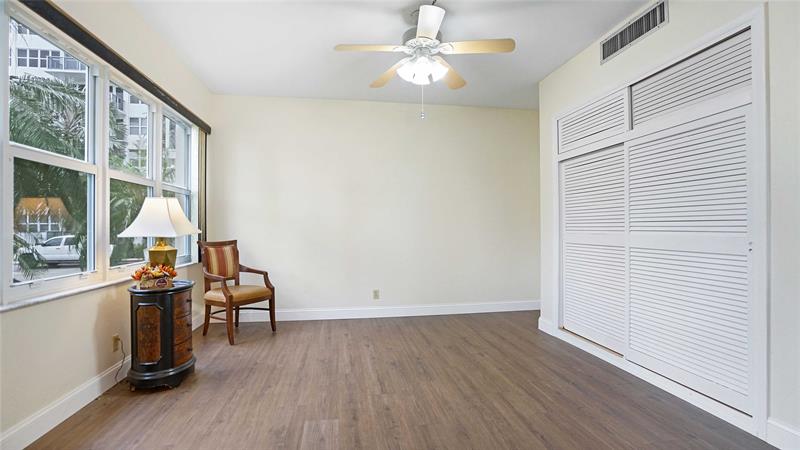Image 11 of 49 For 3333 34th St  109