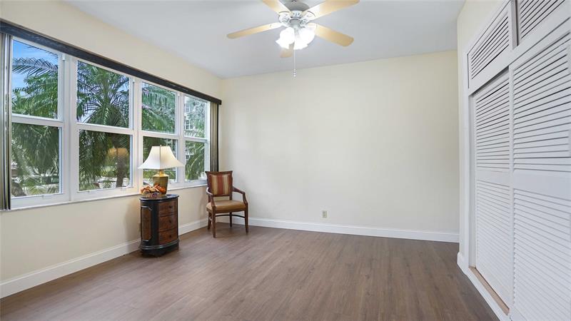 Image 12 of 49 For 3333 34th St  109