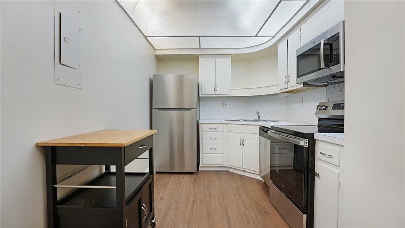 Image 17 of 49 For 3333 34th St  109