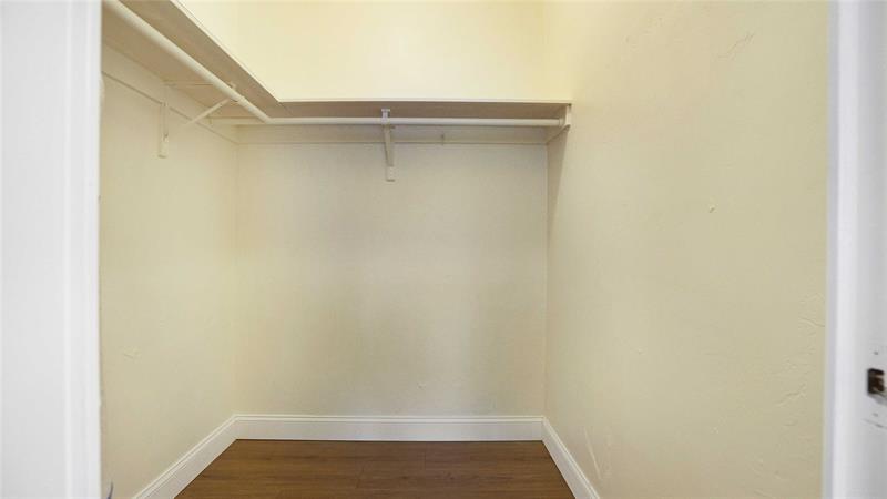 Image 20 of 49 For 3333 34th St  109