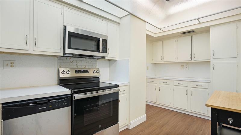 Image 8 of 49 For 3333 34th St  109