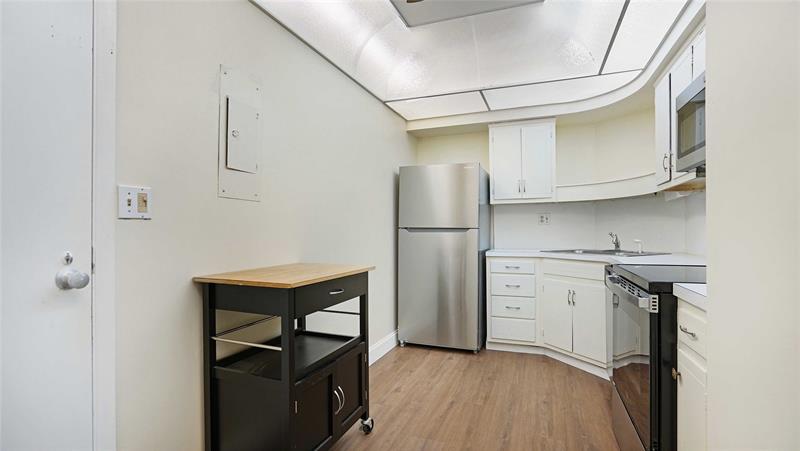 Image 9 of 49 For 3333 34th St  109
