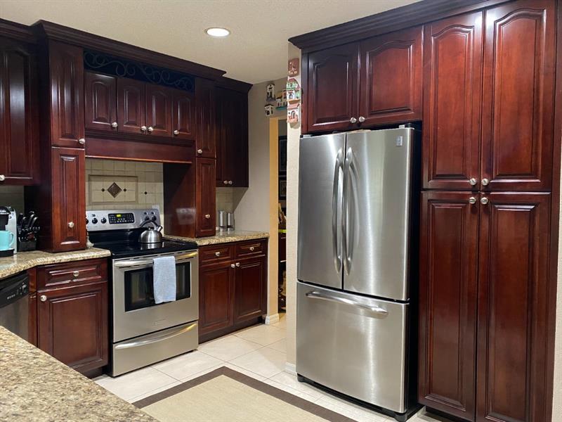 Image 4 of 13 For 1505 Harbour Side Dr