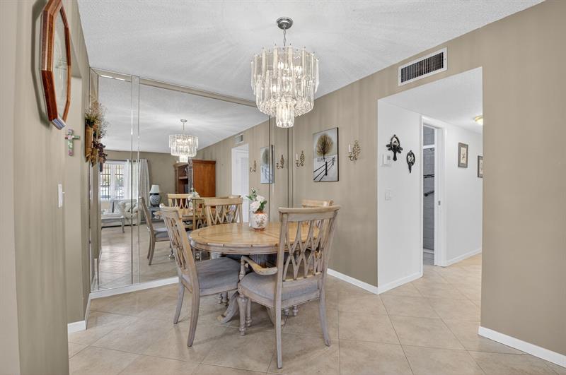 Image 11 of 28 For 1025 South Dr  D