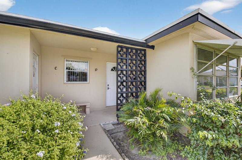 Image 5 of 28 For 1025 South Dr  D