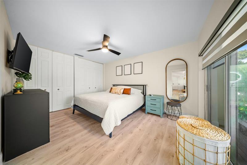 Image 15 of 37 For 1250 Sun Terrace Cir  16a