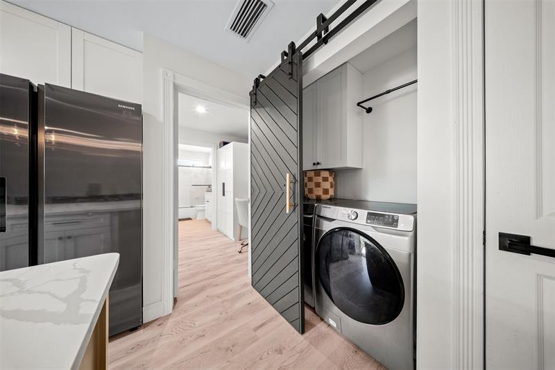 Image 16 of 37 For 1250 Sun Terrace Cir  16a