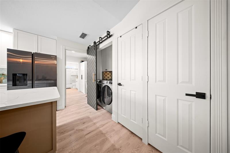 Image 17 of 37 For 1250 Sun Terrace Cir  16a