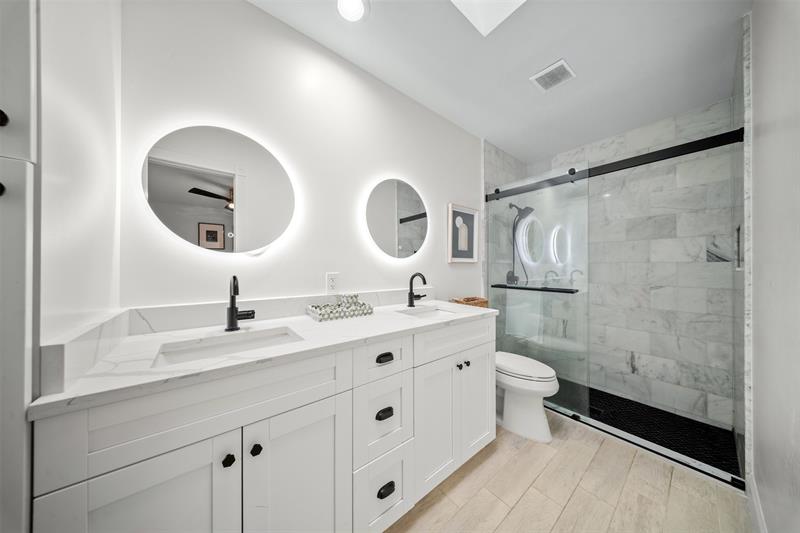 Image 20 of 37 For 1250 Sun Terrace Cir  16a