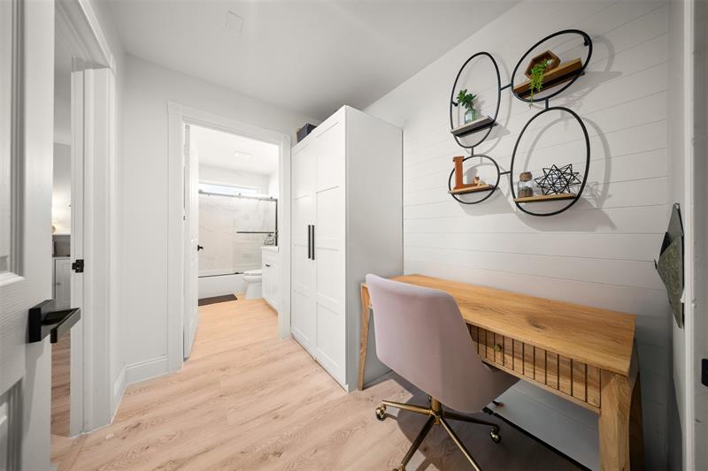 Image 22 of 37 For 1250 Sun Terrace Cir  16a