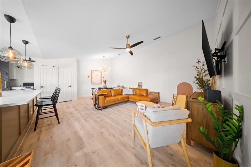 Image 6 of 37 For 1250 Sun Terrace Cir  16a