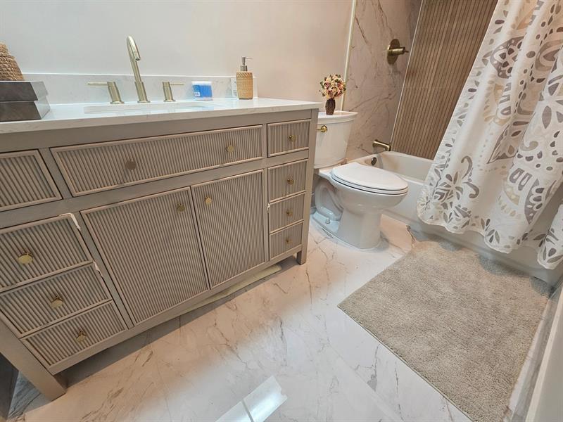 Image 4 of 15 For 5500 Roosevelt St