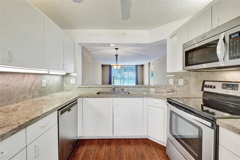 Image 11 of 69 For 9563 Weldon Cir  D212