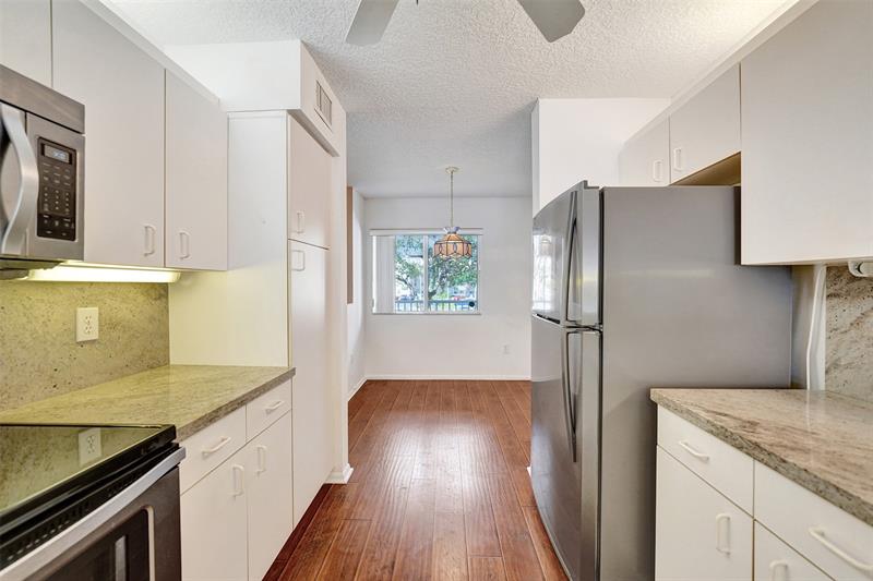 Image 14 of 69 For 9563 Weldon Cir  D212