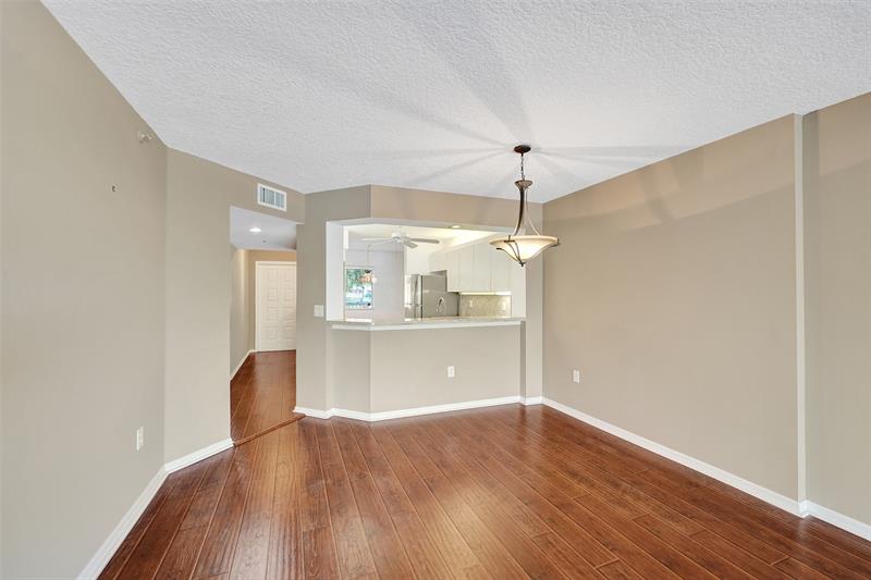 Image 21 of 69 For 9563 Weldon Cir  D212