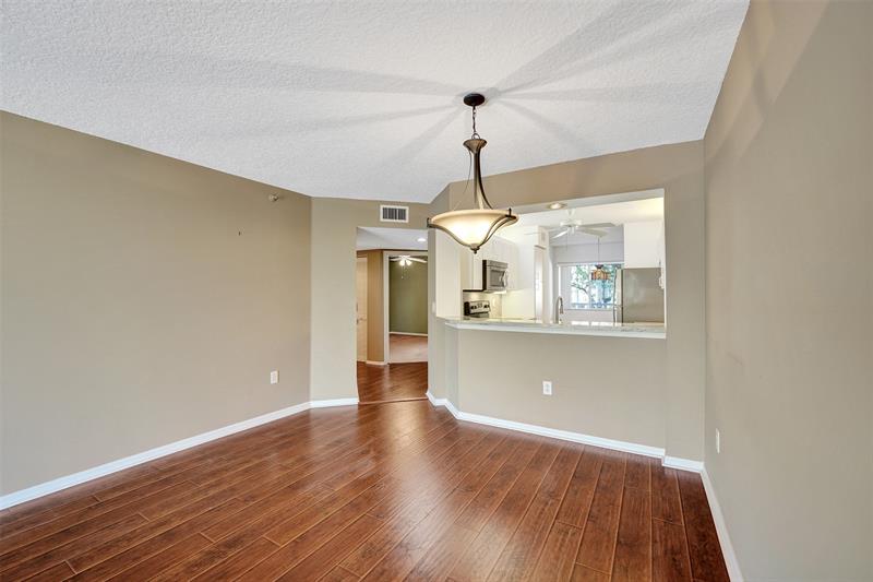 Image 23 of 69 For 9563 Weldon Cir  D212