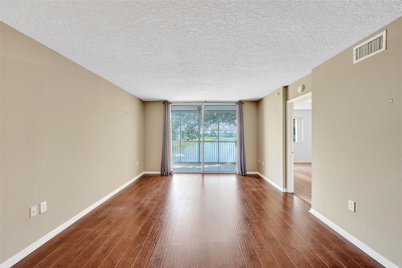 Image 25 of 69 For 9563 Weldon Cir  D212