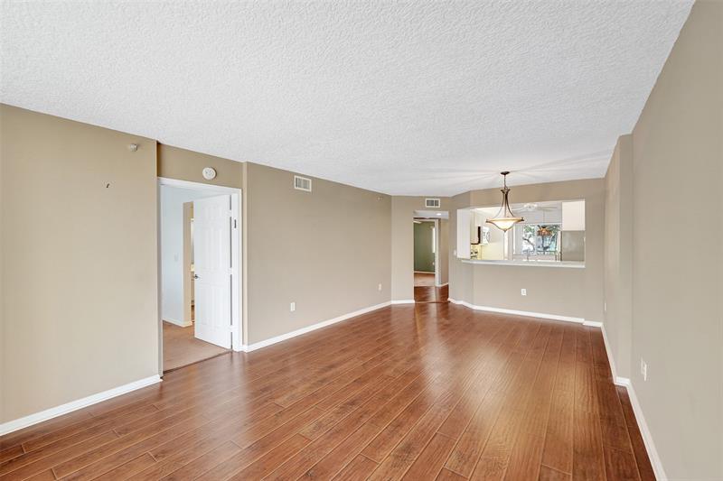 Image 26 of 69 For 9563 Weldon Cir  D212