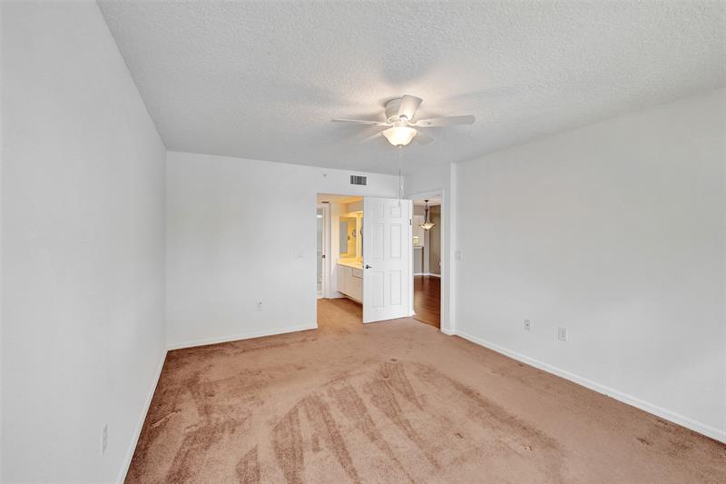 Image 33 of 69 For 9563 Weldon Cir  D212