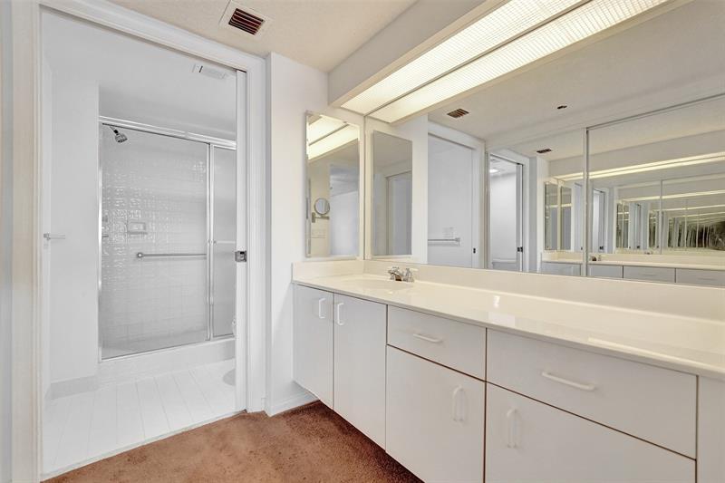 Image 36 of 69 For 9563 Weldon Cir  D212