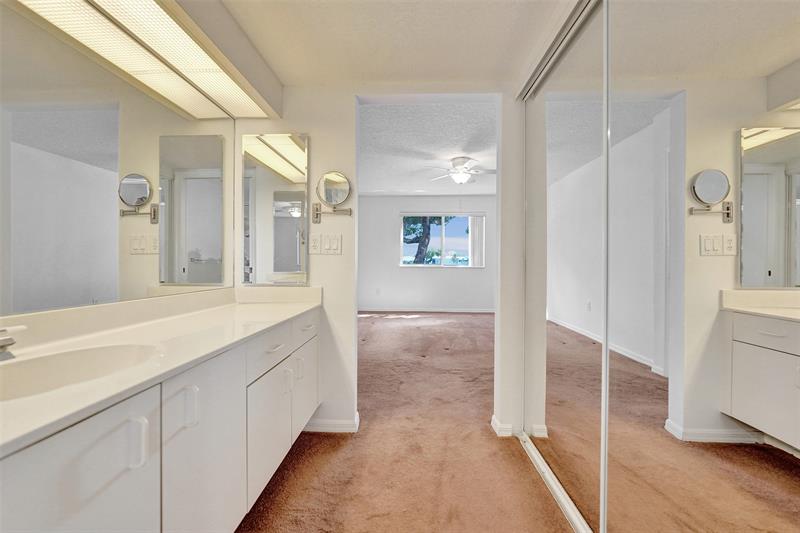 Image 37 of 69 For 9563 Weldon Cir  D212
