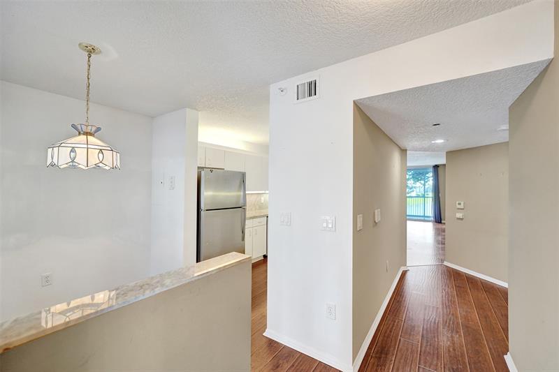 Image 4 of 69 For 9563 Weldon Cir  D212