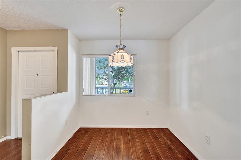 Image 7 of 69 For 9563 Weldon Cir  D212