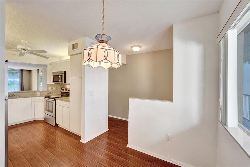 Image 8 of 69 For 9563 Weldon Cir  D212