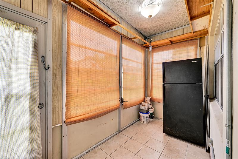 Image 11 of 15 For 1330 43rd Ave  104