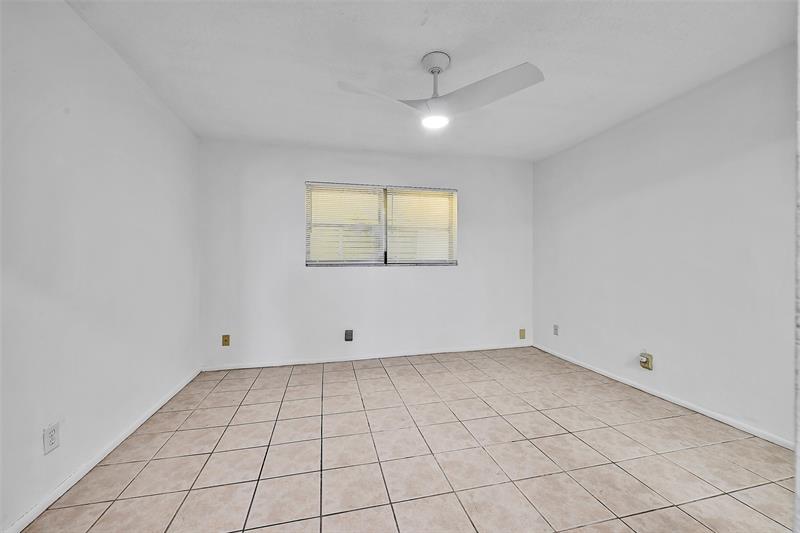 Image 8 of 15 For 1330 43rd Ave  104