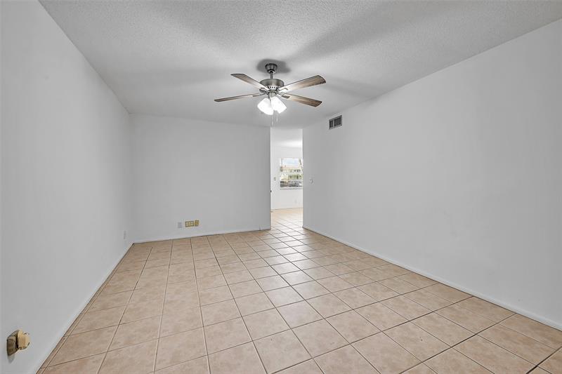 Image 9 of 15 For 1330 43rd Ave  104
