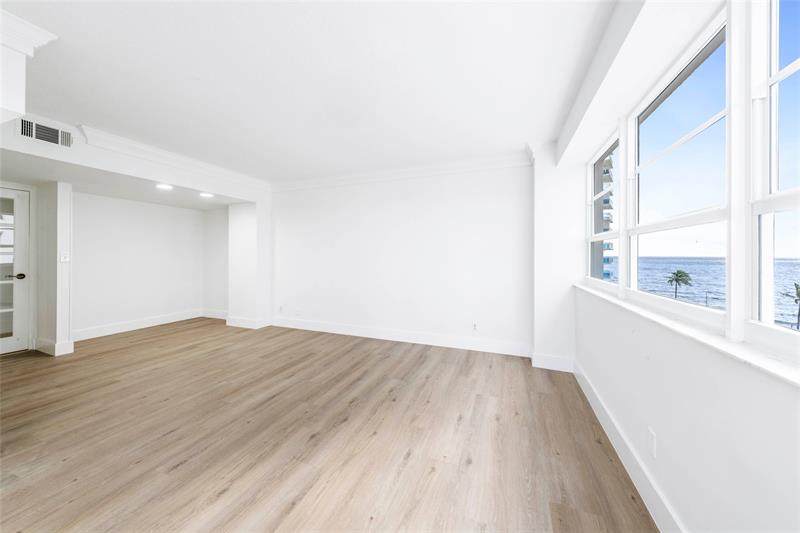 Image 19 of 30 For 3430 Galt Ocean Dr 611