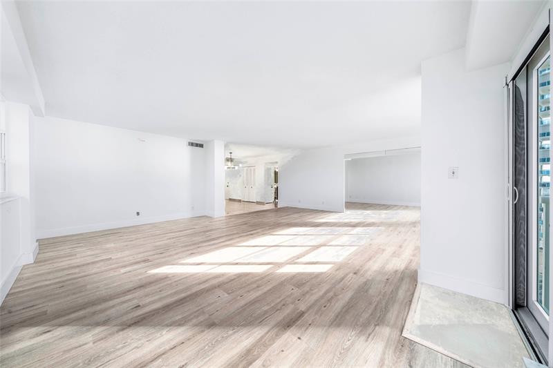 Image 20 of 30 For 3430 Galt Ocean Dr 611