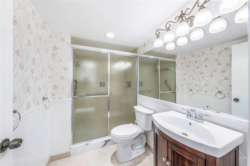 Image 21 of 30 For 3430 Galt Ocean Dr 611