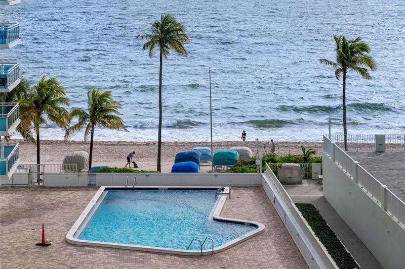 Image 23 of 30 For 3430 Galt Ocean Dr 611