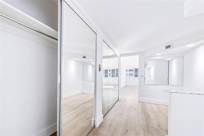 Image 26 of 30 For 3430 Galt Ocean Dr 611